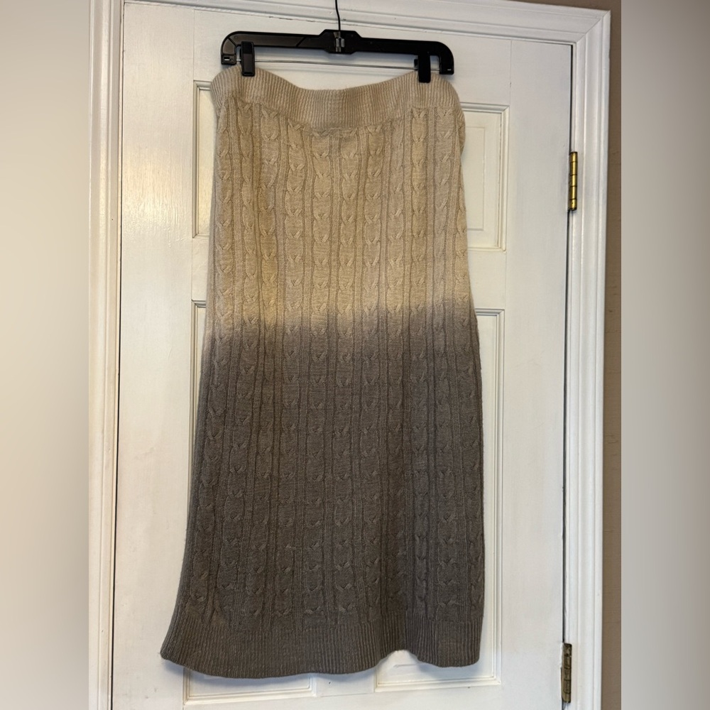 Elegant Ombre Knit Skirt